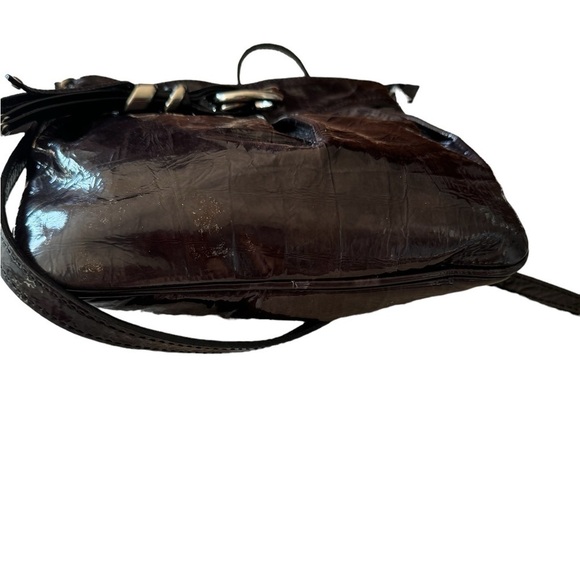 Francesco Biasia black patent leather crossbody bag with silver charm on front - Picture 4 of 9